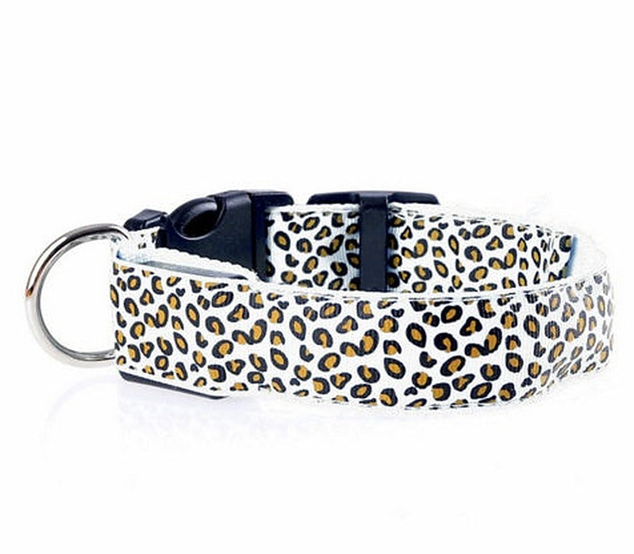 LED Dog Collar - Adjustable & Glowing Safe — view 13
